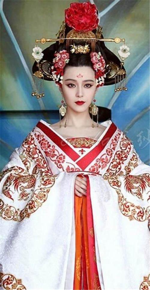 盘点影视剧皇后造型 刘晓庆霸气林心如干练
