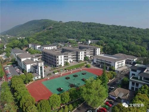 《石梅小学》 张琪摄 — end—