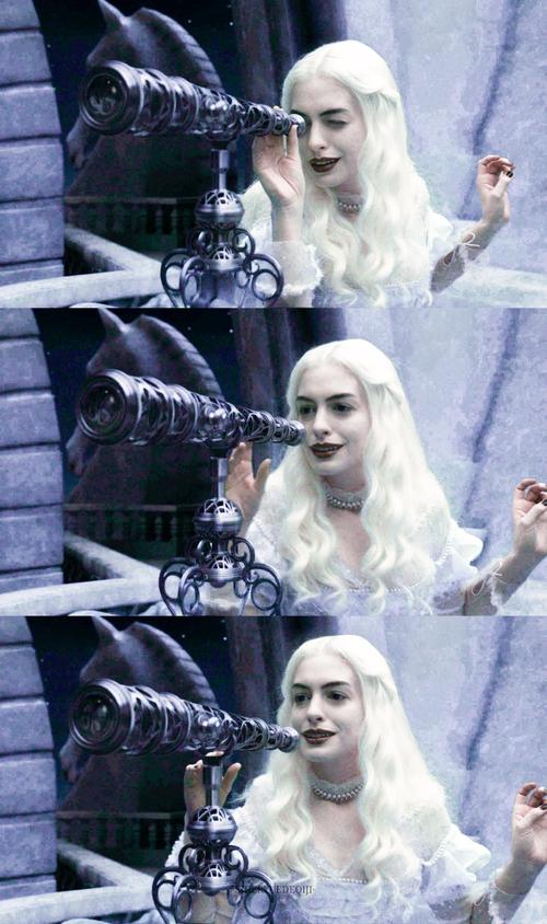 安妮海瑟薇白皇后