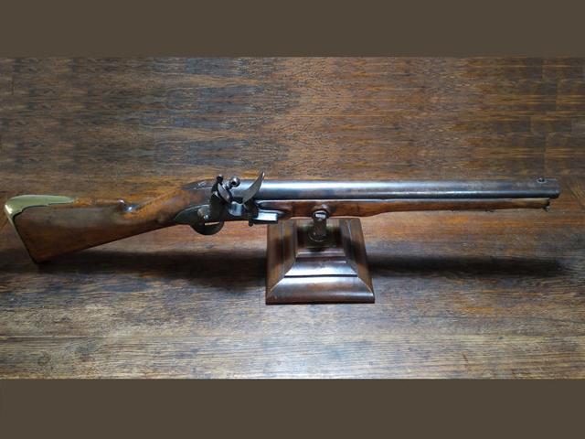 18世纪末期制作的大口径燧发枪威力巨大,口径惊人,是