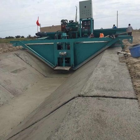 梯型水渠成型机