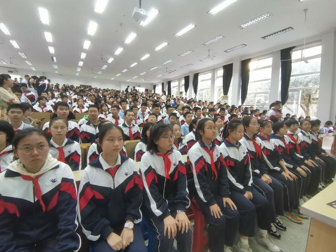 丽水英雄——花园中学弘扬践行浙西南革命精神系列讲座活动