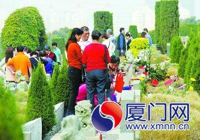 扫墓"商业化" 《私人定制》代客扫墓或成现实
