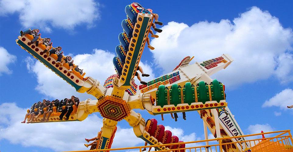 a 南通探险王国亲子票(2大1小)