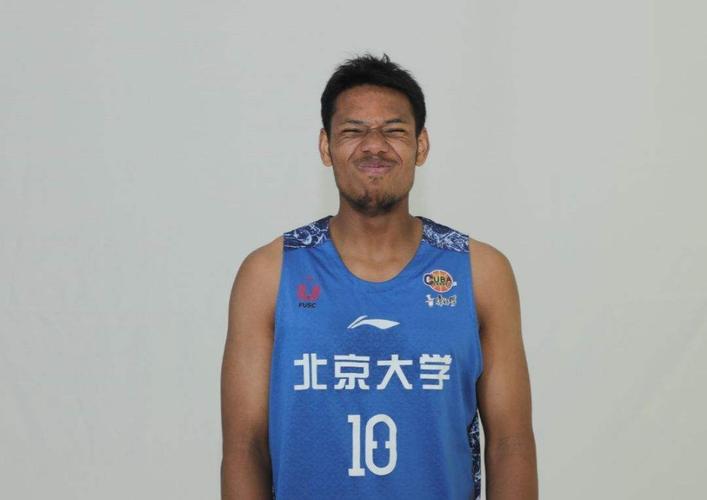 汕大杜兰特朱松玮!预订cba选秀状元?实力完虐北大双星张宁祝铭震!