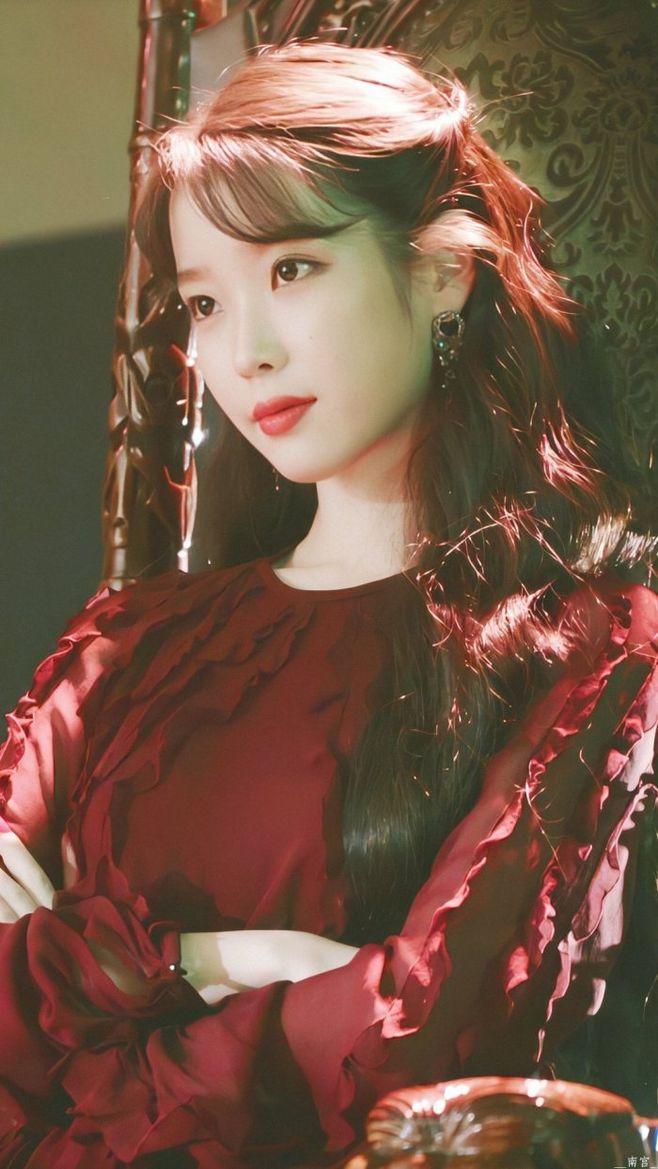 iu壁纸 漫游银河也想与你相伴