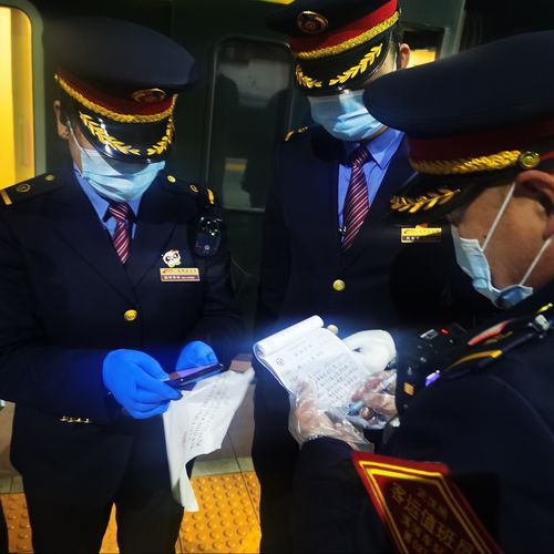 一旅客突发疾病 北京西直达成都z49次列车临时停靠漯河火车站