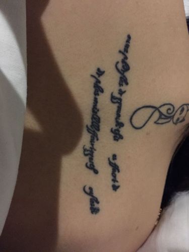 这个纹身的泰文翻译什么意思 求大神指导 跪谢了亲们