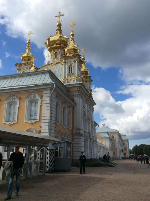 漫步在圣彼得堡夏宫花园