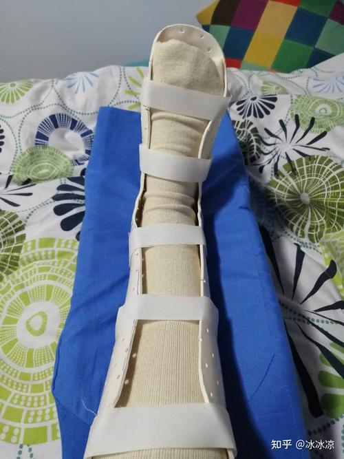 第五跖骨骨折打石膏一个月错位了