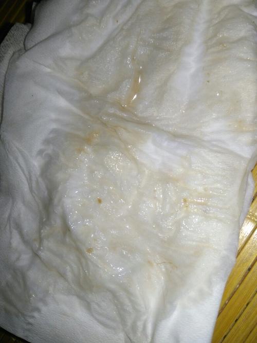同房后拿纸巾擦出生是这样的,怎么回事?
