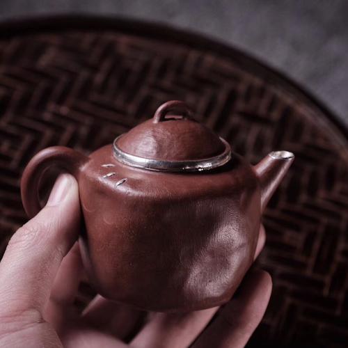 朱泥手捏壶紫砂纯手工锔银钉包银口银嘴功夫茶具小号鉴盏堂120cc