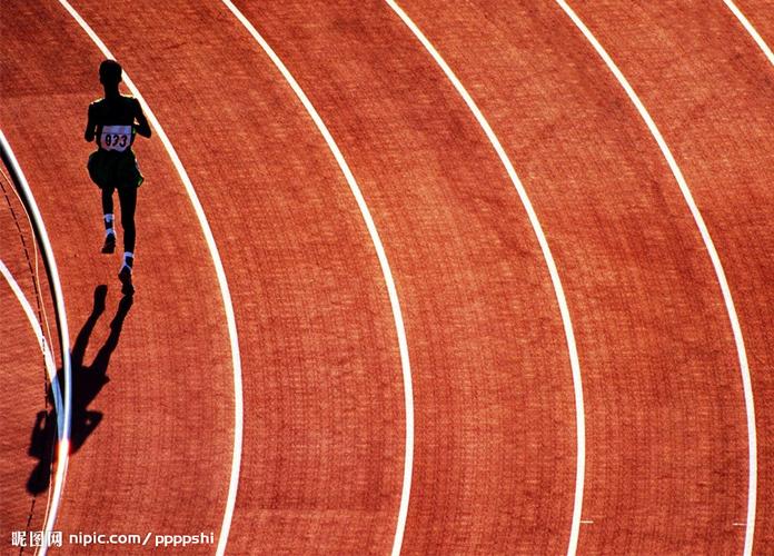 跑道和运动员图片