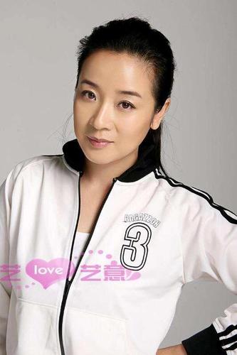 演员陈小艺最美的照片,端庄秀丽,精湛的演技也堪称完美