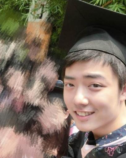 肖战出道前照片大公开,3到24岁都有,看看是你心中的战哥吗?