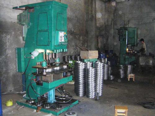 可调式多轴钻床