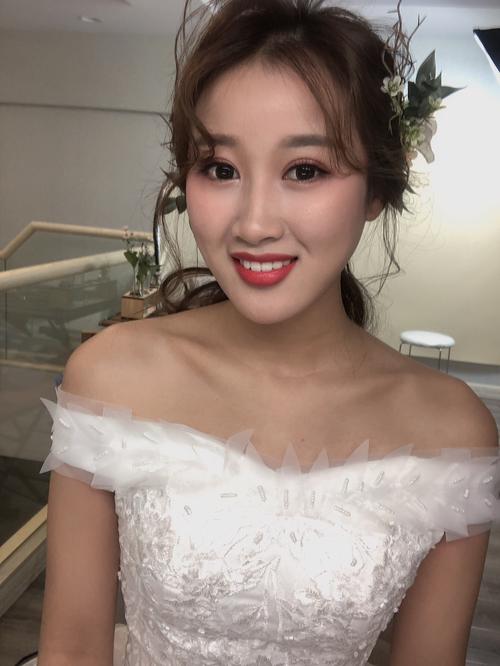发现小两位小姐姐很好 服务态度也很好 化妆师姐姐化妆技术超级好啊