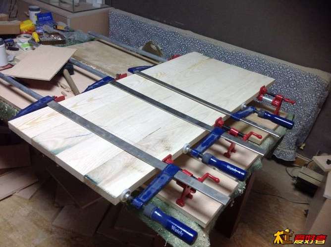 使用夹具拼板