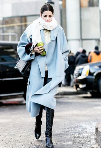 呢子大衣怎么配围巾 优雅街拍示范 呢子大衣搭配围巾