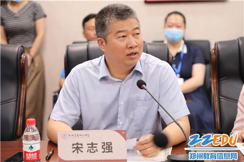 2 学校党委书记,校长宋志强向与会领导表示欢迎