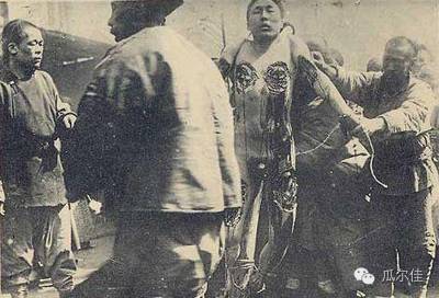 被清兵凌迟的太平天国女兵 没想到,1864年,天京沦陷.