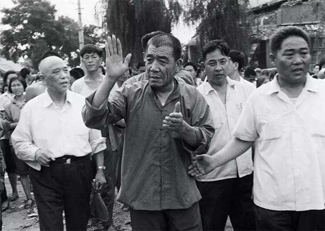 陈永贵当兵儿子陈明善,父亲要求下成普通工人:就因为这是我儿子