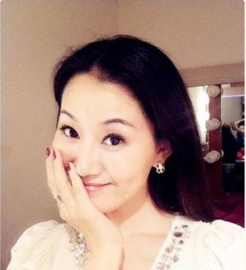 演员郭广平娶小11岁娇妻不畏聚少离多结婚17年恩爱依旧