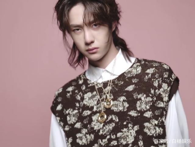 有种"挑战"叫王一博留长发,原觉得不耐看,不料帅成偶像剧男主