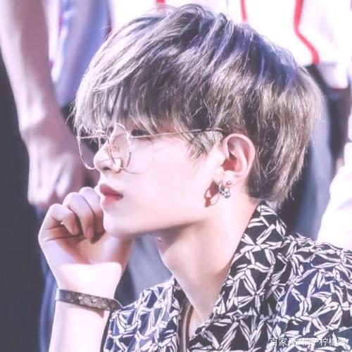 黄明昊自呼为王,王一博:你浪费了太多不应该用的力气