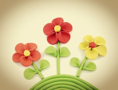 最后,我把自己做的橡皮泥花送给我最最亲爱的妈妈!