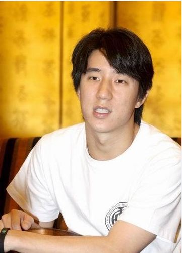 房祖名性情大变 在狱中积极读书,写歌