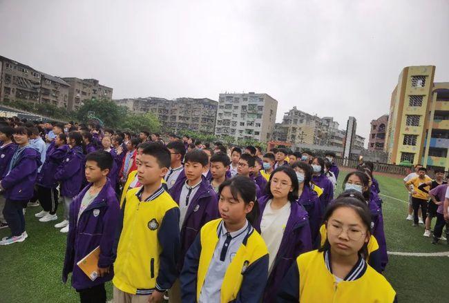 防震常演练,安全在我心——南充市安汉中学开展地震应急模拟演练