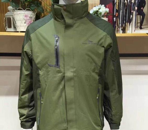品牌商务休闲男装户外服装冲锋衣批发