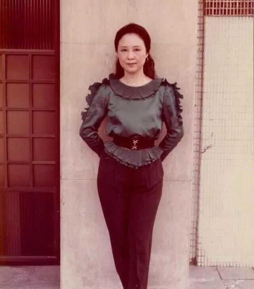 小三上位林婉珍的宽容成全了琼瑶的爱情却毁了自己的婚姻家庭