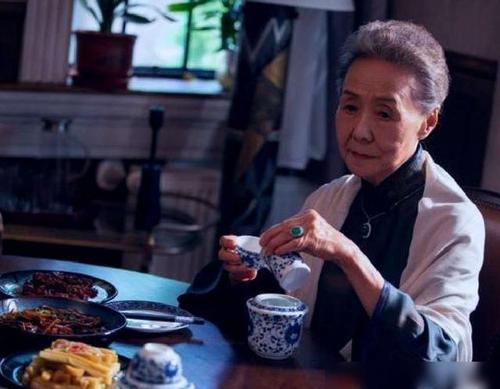 《流金岁月》中"蒋奶奶"火了!真实身份曝光后,怪不得如此优雅