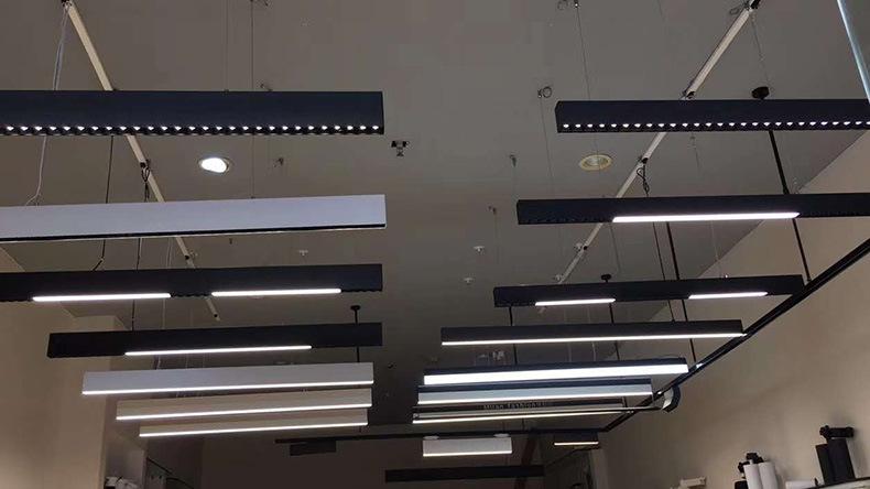 led办公室格栅灯吊装明装防眩pc发光组合射灯线条灯形