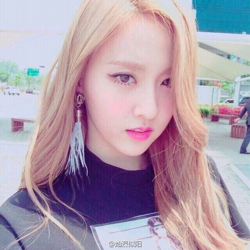 罗海灵 bestie 发型 搭配 眼妆 长发