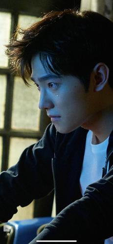 杨洋的哭戏把我虐到了,眼睛里有了故事.新增昨晚动图