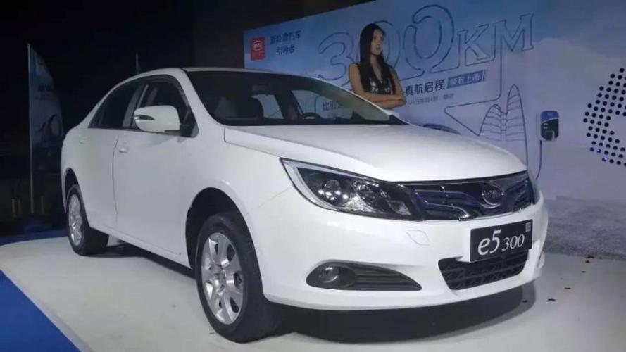 比亚迪e5 300