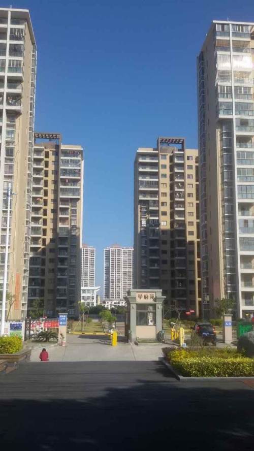 学府苑 3室2厅2卫