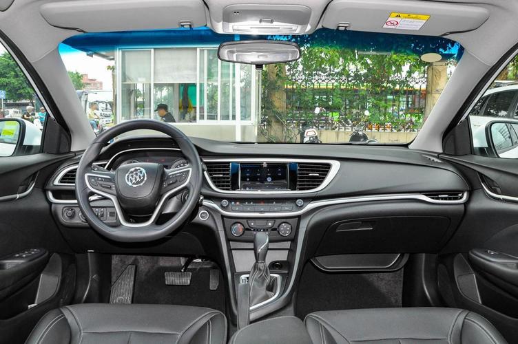 别克英朗降4.5万,标配6at,1.5l自吸和1.3t可选,哪个更值得买?