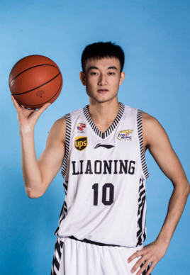 丛明晨:司职小前锋,身高:199厘米,体重:81公斤. 已赞过 已踩过   你