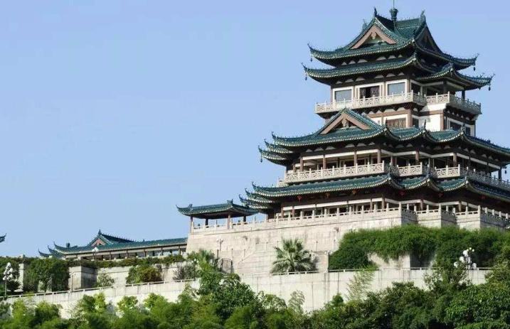 我国最适合养老的城市:三面临海风景超美,海鲜堪称白菜价