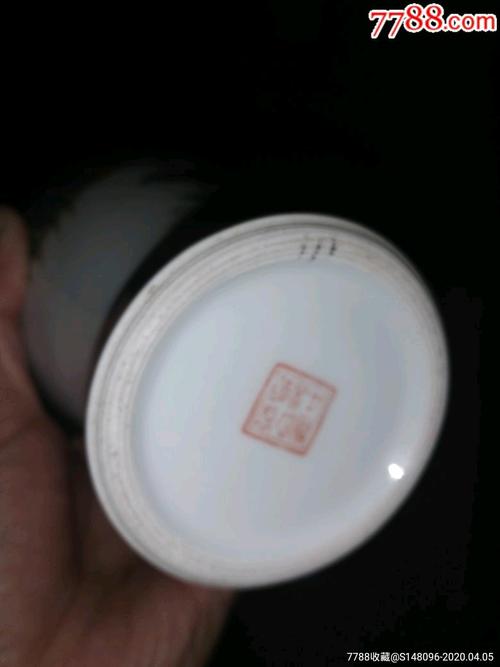 文革少见器型中国景德镇底款孔雀观音瓶_彩绘瓷/彩瓷【铲地皮的小姚】