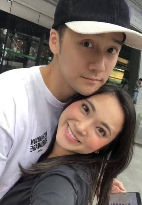 蒋劲夫家暴或因妻子婚前劈腿,男友外国人很帅气,信息量大