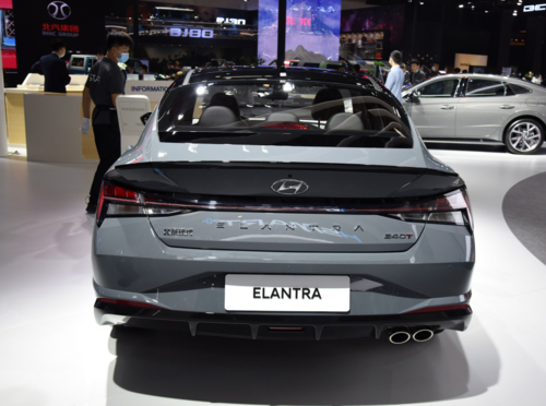 新款现代伊兰特亮相北京车展,油耗5.2l配大溜背,10.98