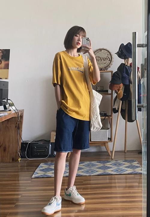 夏日酷女孩必备的简单工装风!让你清爽一"夏",帅气一"