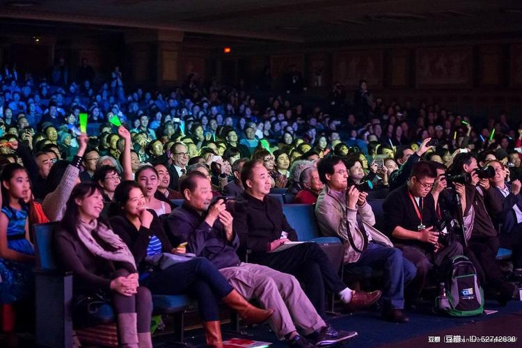 晚会现场观众席  