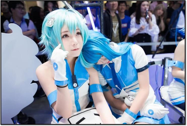 漫展满地"短腿"小萝莉,未成年排排坐,网友:这就是二