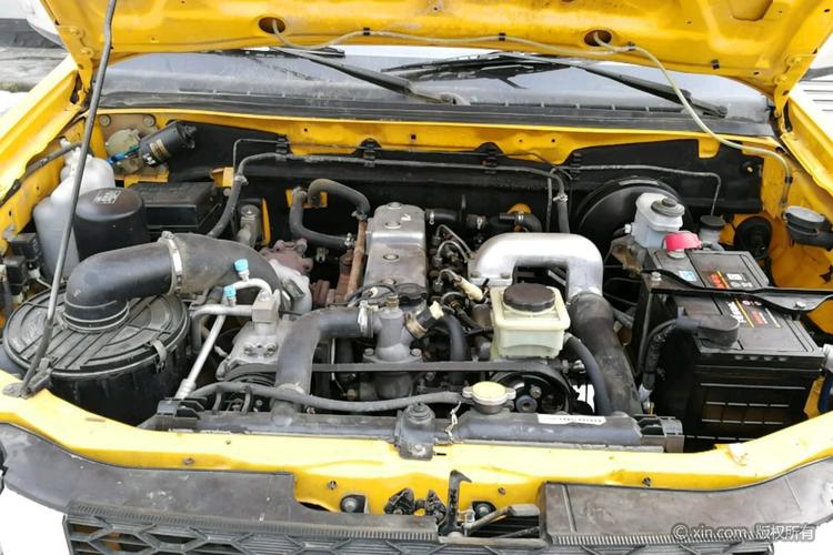 江淮帅铃t6发动机舱